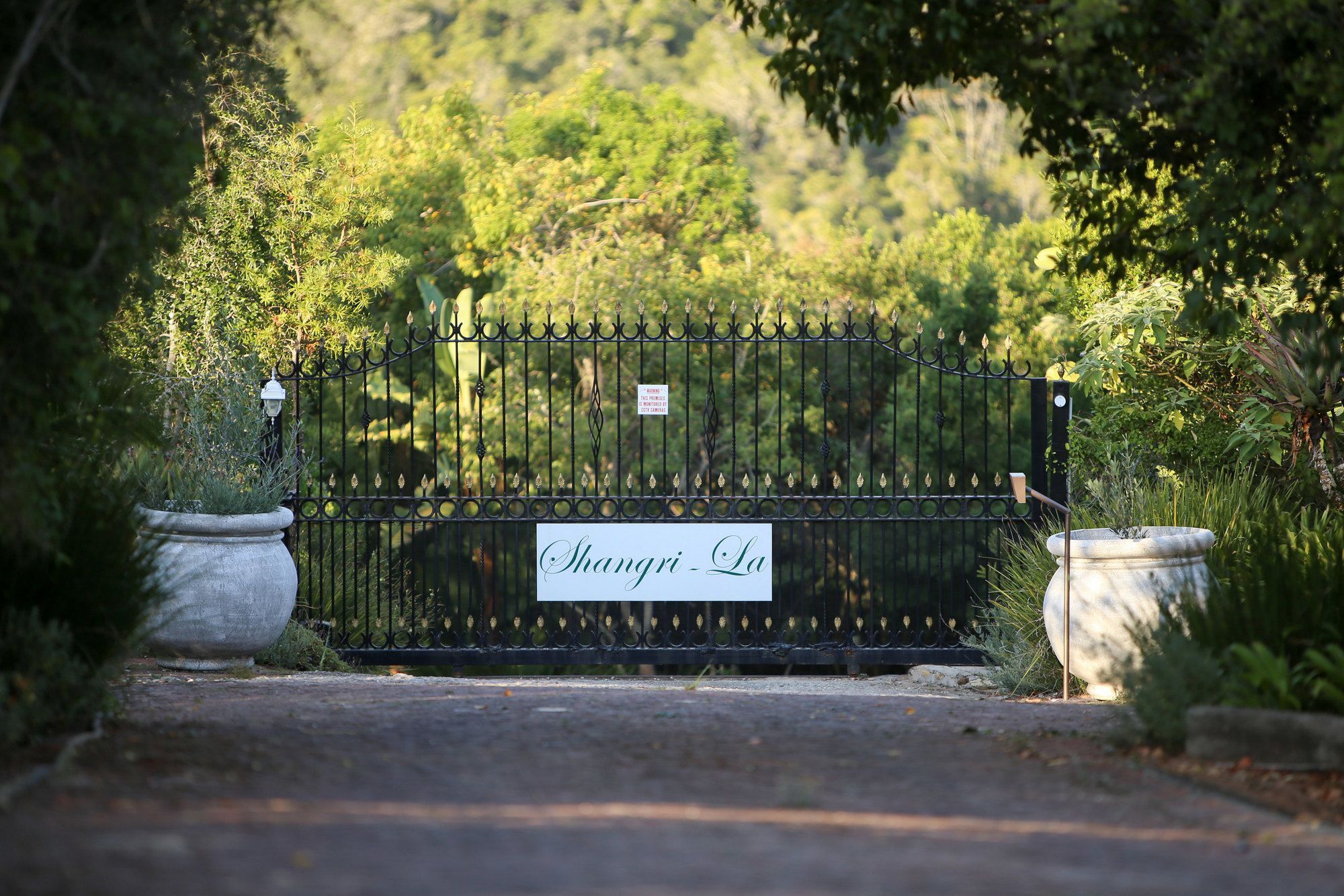 Shangri-La Manor Hoekwil Bagian luar foto